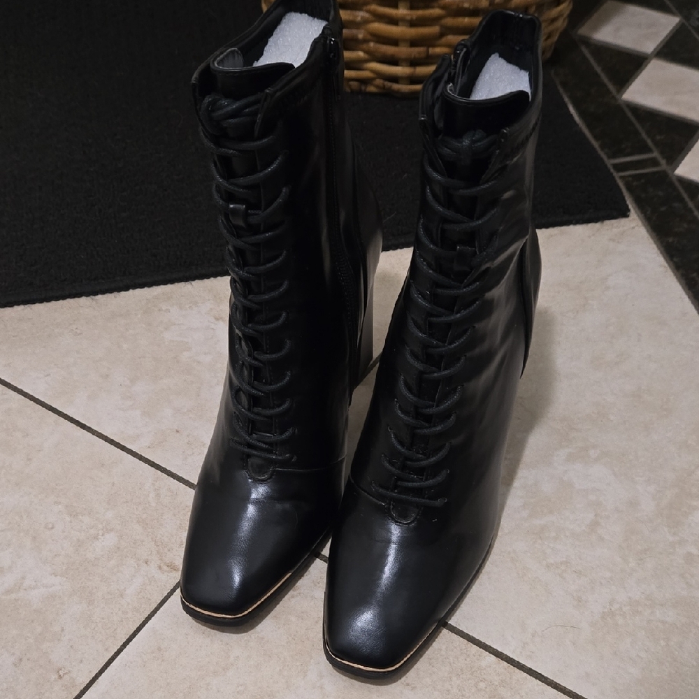 Women's Sleek Black Lace-Up Boots with Square Toe Size 7.5